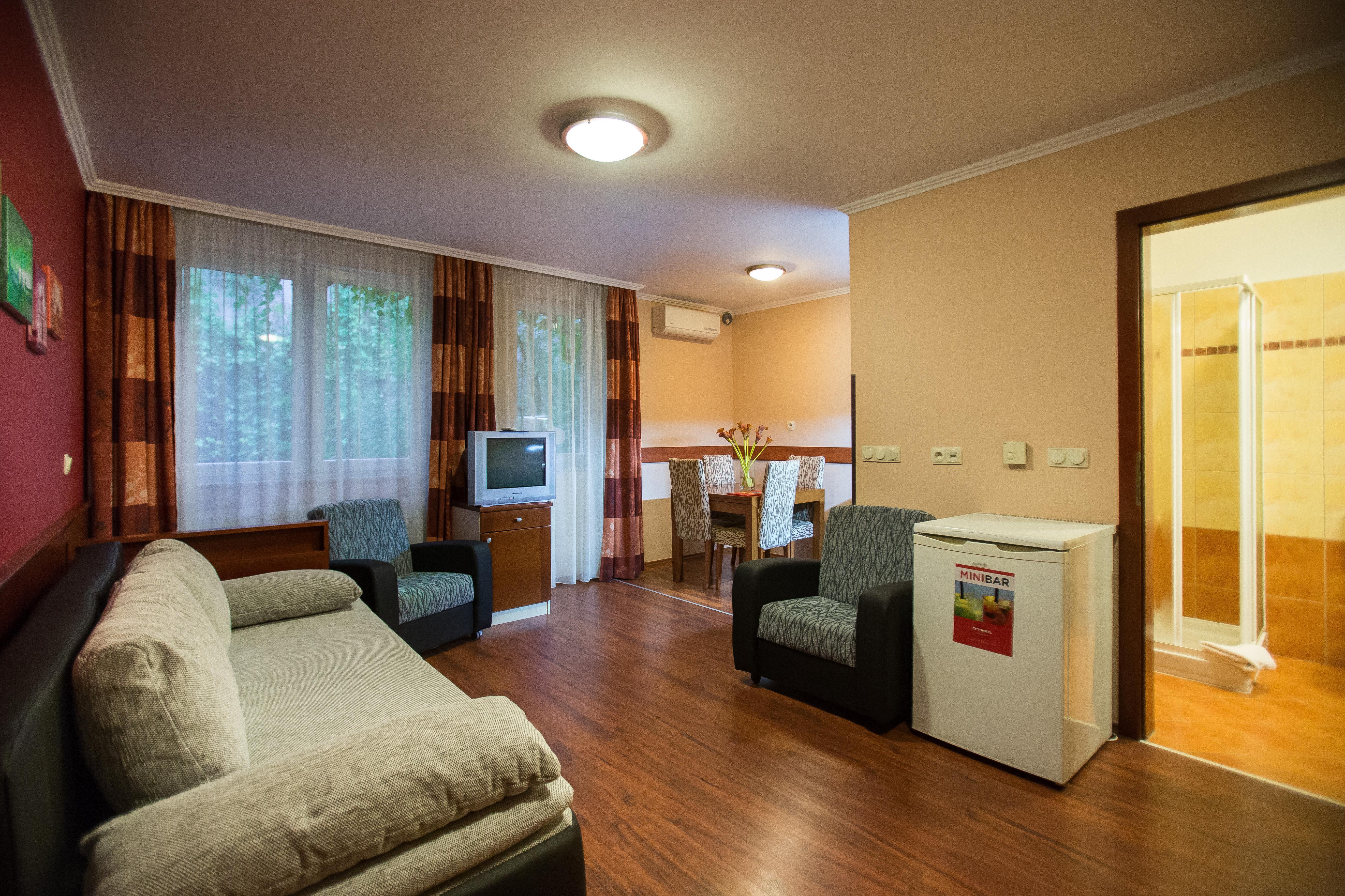 ซิตี้-โฮเต็ล บูดาเปส Aparthotel บูดาเปสต์ ภายนอก รูปภาพ